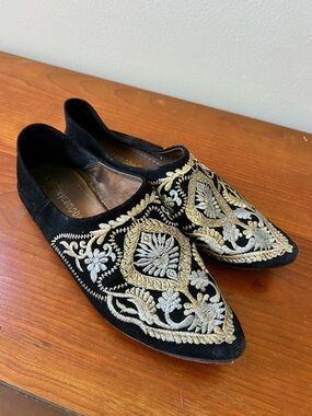 Jeffrey Campbell Black & Gold Embroidered Pointed Moccasins 7.5